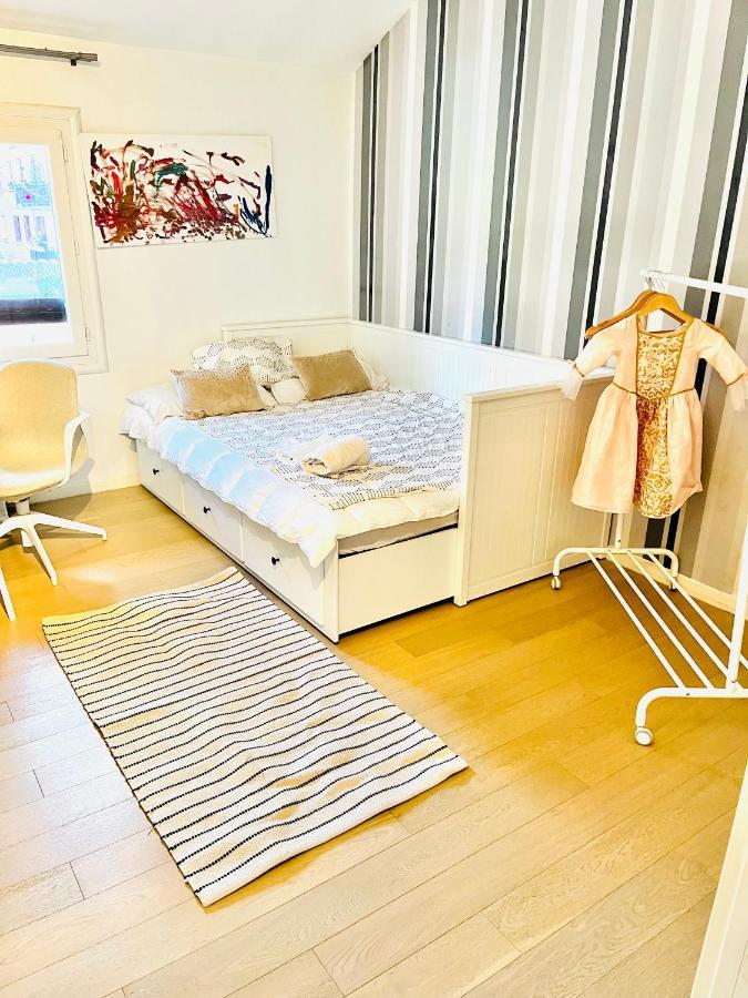 Private Rooms In A Tiny Home 4 Min Drive To Airport Cdg ,1 Private Bathroom Ideal For Families And Friends 루와시 앙 프랑스 외부 사진